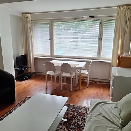 Luxhousing With Park View דירה