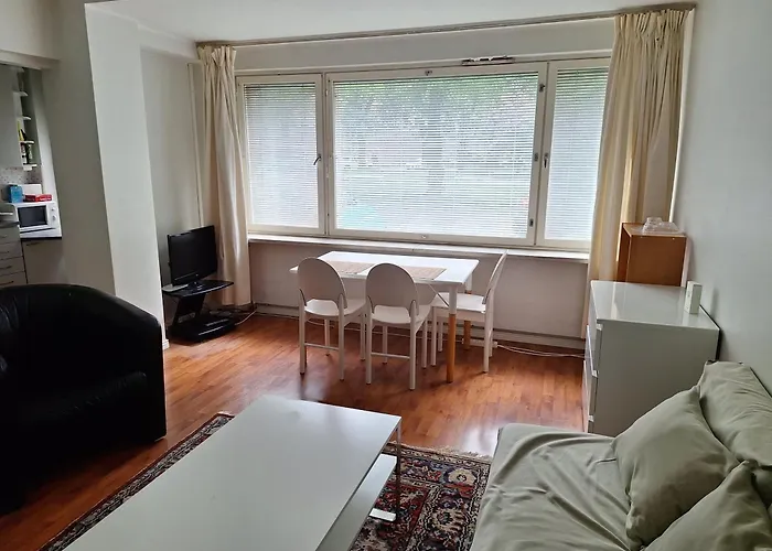 Luxhousing With Park View דירה